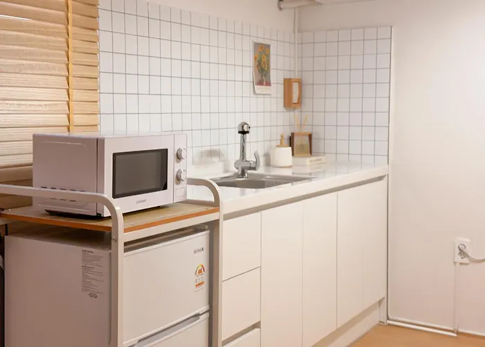 Ara Hapjeong Station 3 Minutes 8 People Hongdae Hangang Mangwon Market Within Walking Distance Hot Place Yg * 首爾