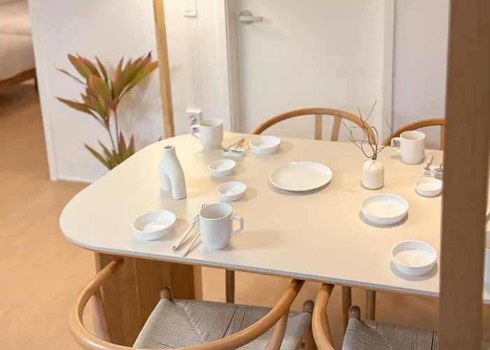 Ara Hapjeong Station 3 Minutes 8 People Hongdae Hangang Mangwon Market Within Walking Distance Hot Place Yg *