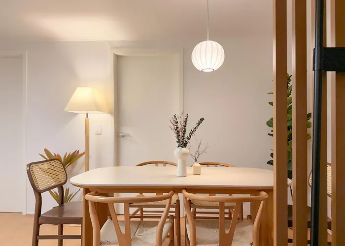 Ara Hapjeong Station 3 Minutes 8 People Hongdae Hangang Mangwon Market Within Walking Distance Hot Place Yg *